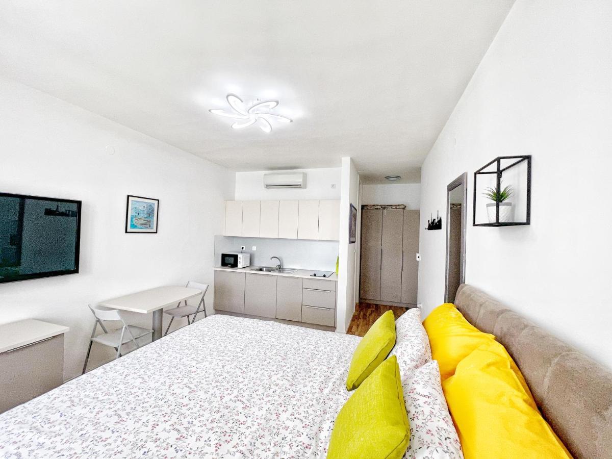 Studio Apartma Pag Blue Ocean 1 With Sea View Pag Town Zewnętrze zdjęcie