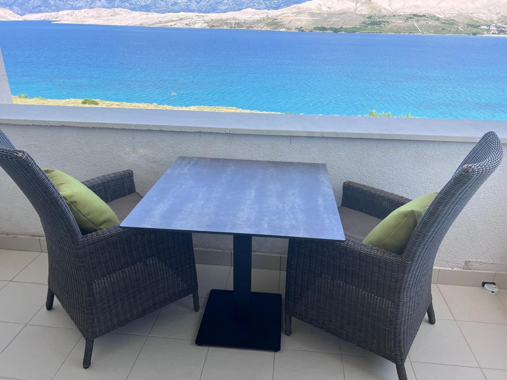 Studio Apartma Pag Blue Ocean 1 With Sea View Pag Town Zewnętrze zdjęcie